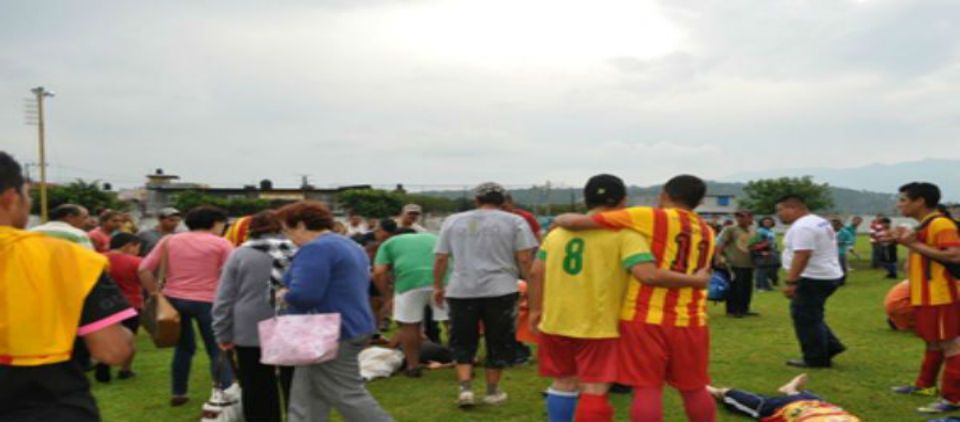 Muere al caerle un rayo durante un partido