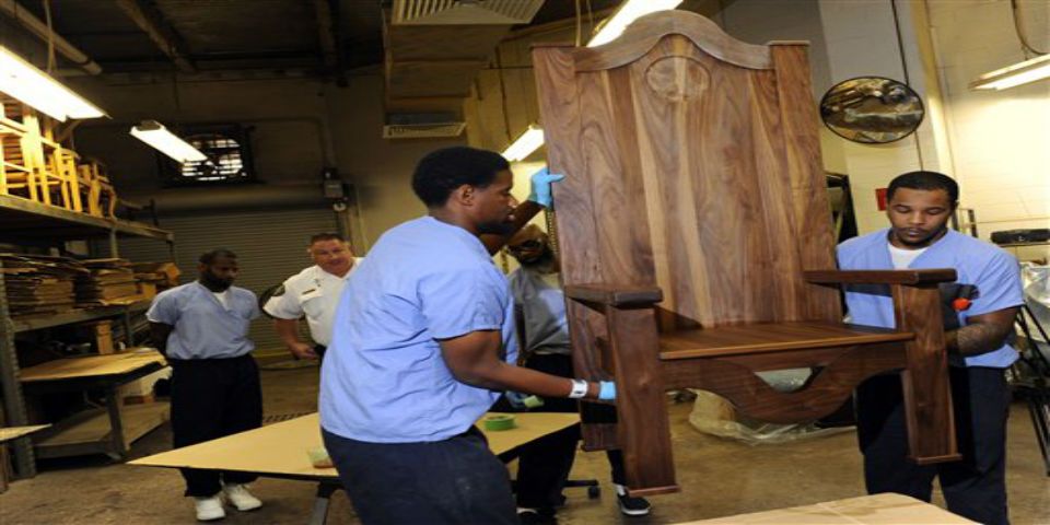 Reos de Filadelfia fabrican silla para el papa Francisco