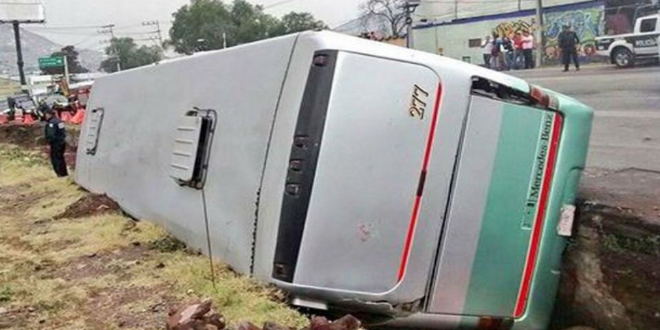 Vuelca autobús en la México-Pachuca