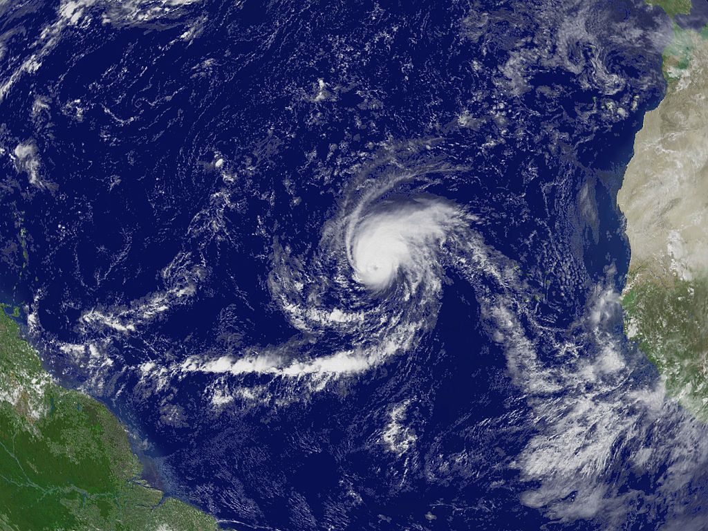 Fred se degrada a tormenta tropical