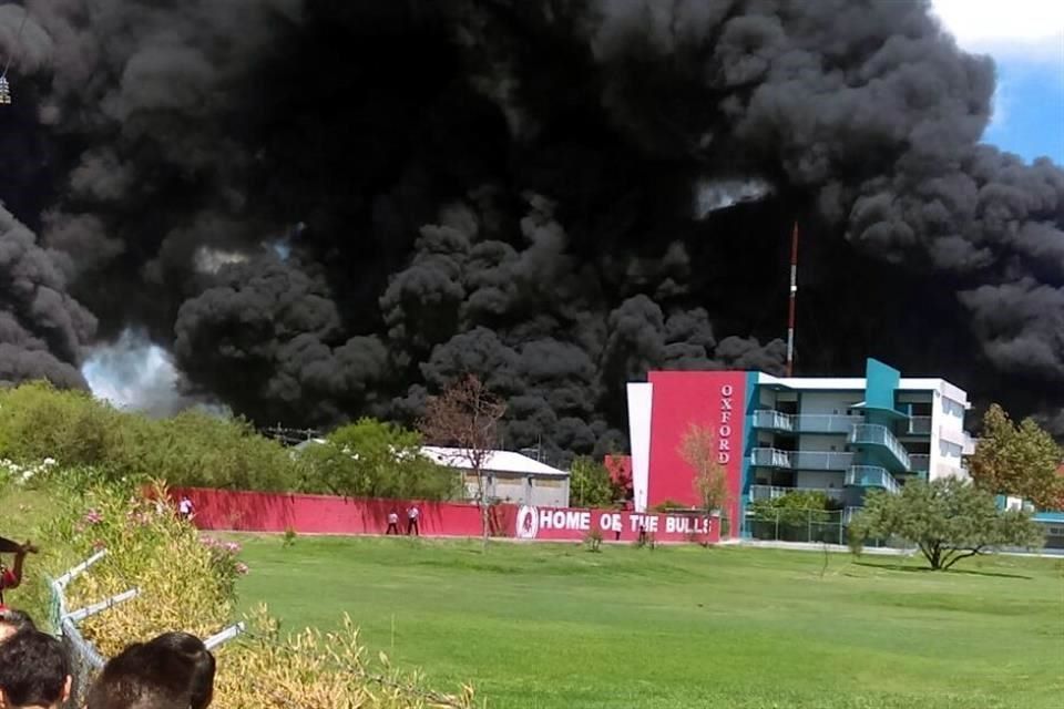 Se incendia fábrica de aceites en Nuevo León