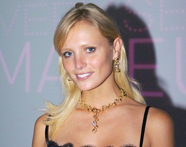 Modelo de Victoria’s Secret queda en coma tras sufrir accidente