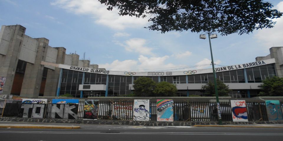 Protestan trabajadores de la Alberca Olímpica Protestan trabajadores de la Alberca Olímpica