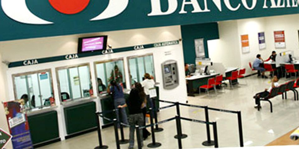 Asaltante amenaza a cajera con foto de su hijo Asaltante amenaza a cajera con foto de su hijo