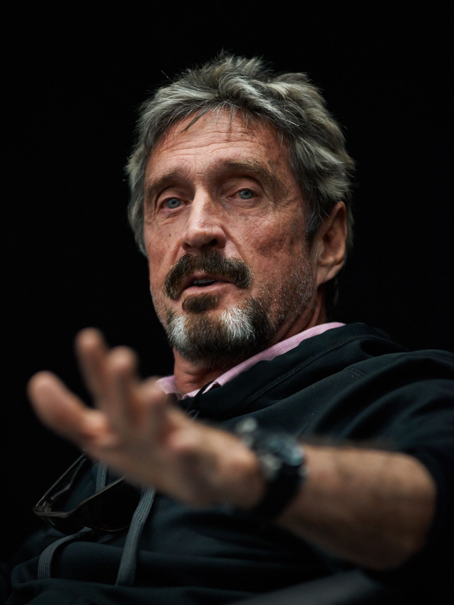 Promete fundador de McAfee desencriptar el iPhone del atacante de San Bernardino - C2SV2013._DSC1376.web_