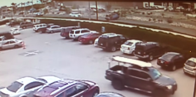 Video: chocan tres autos en Los Cabos