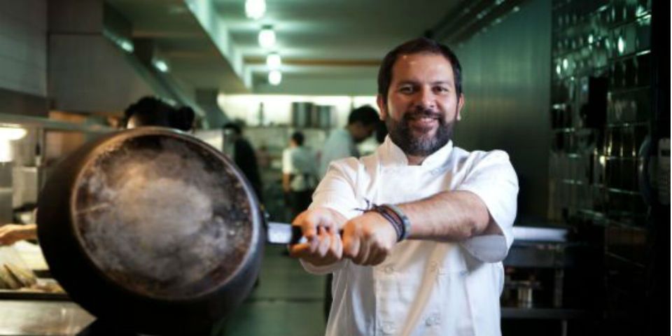 Enrique Olvera recibe reconocimiento a su trayectoria Enrique Olvera recibe reconocimiento a su trayectoria