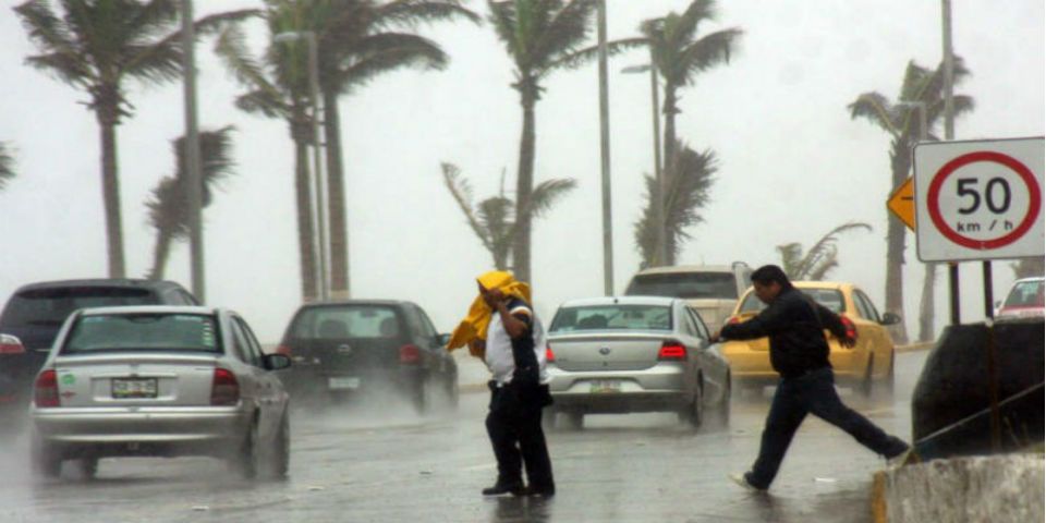 Declaran en emergencia a cinco municipios de Veracruz por lluvias