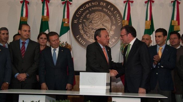 Gobierno asume su responsabilidad al “apretarse el cinturón”: Videgaray Gobierno asume su responsabilidad al “apretarse el cinturón”: Videgaray