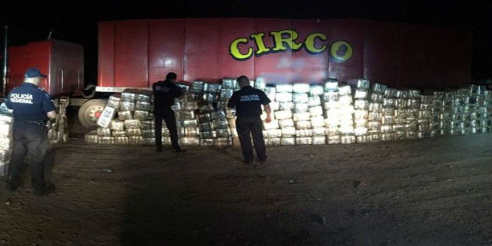 Encuentran cuatro toneladas de mariguana en tráiler de circo