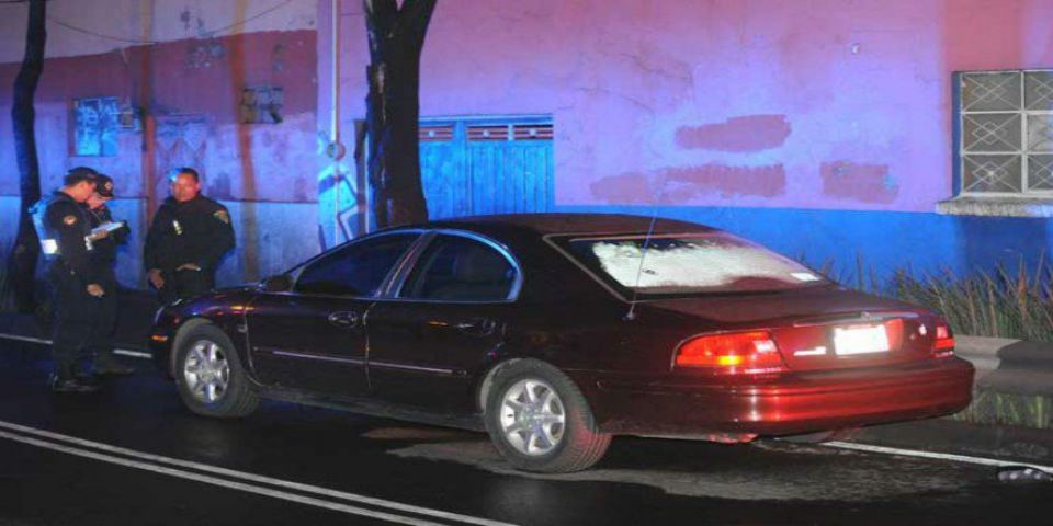 Encuentran a hombre muerto en la lateral de Periférico