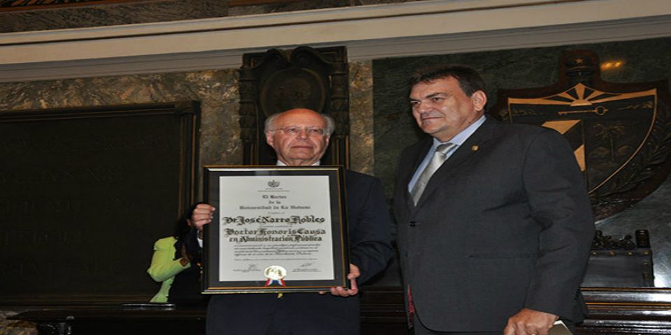 Entregan a Narro Doctorado Honoris Causa