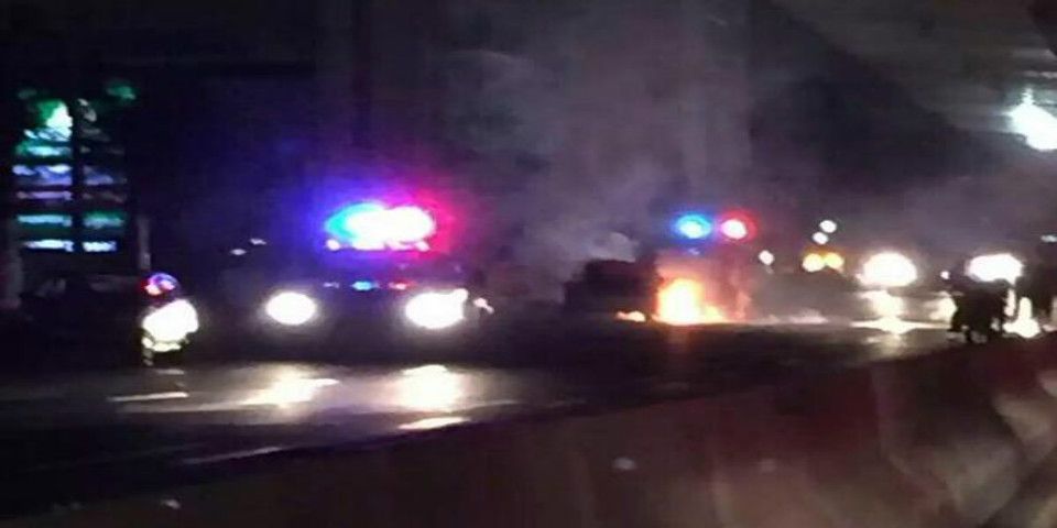 Se incendia vehículo en Periférico