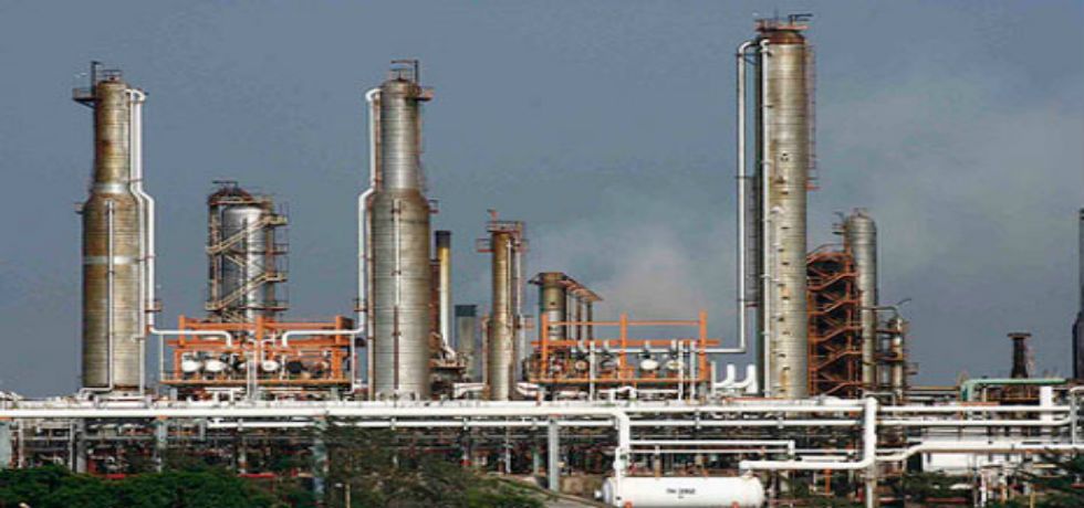 Controlan incendio en la refinería de Minatitlán