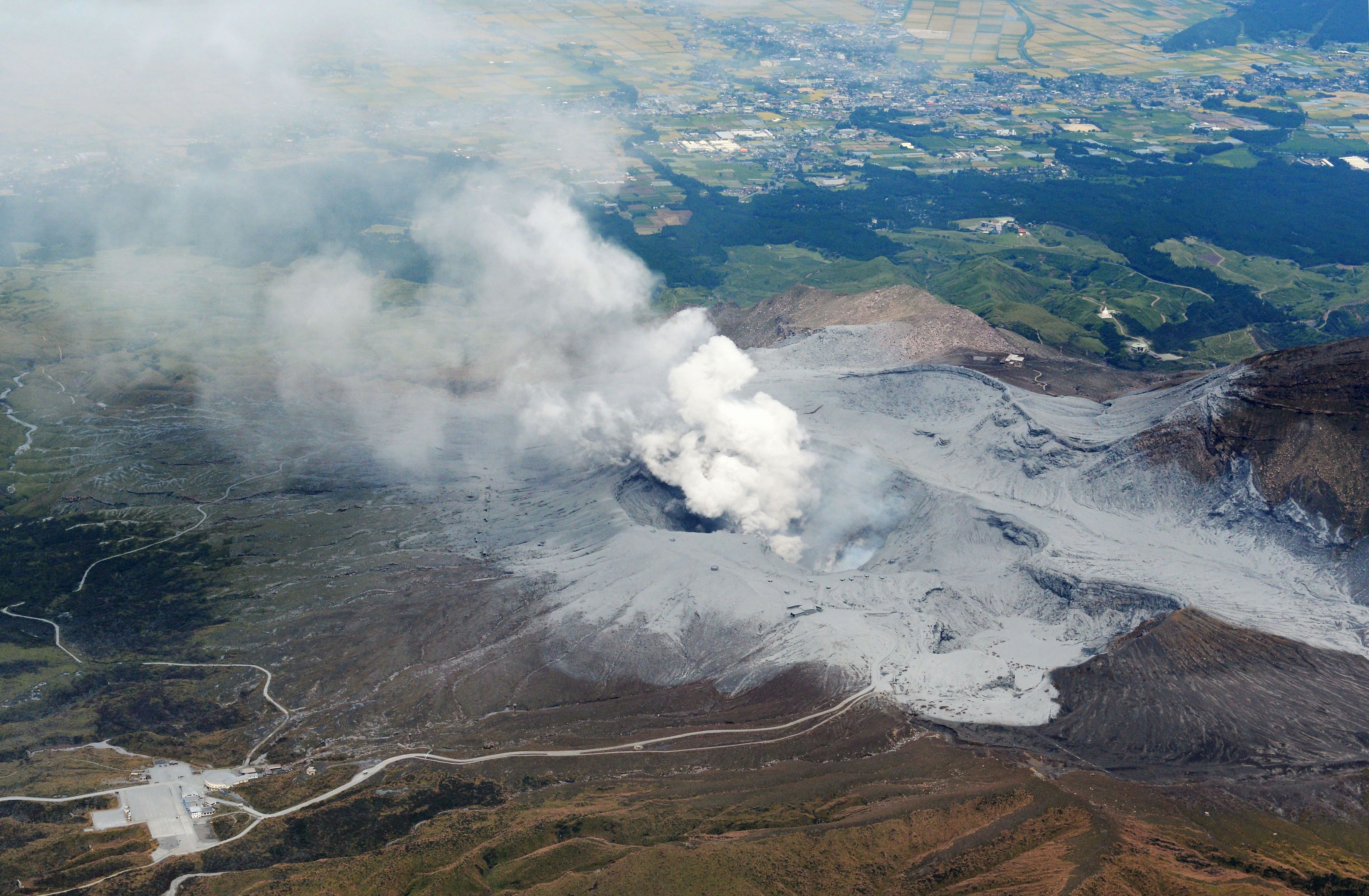 Volc&aacute;n de Jap&oacute;n hace erupci&oacute;n