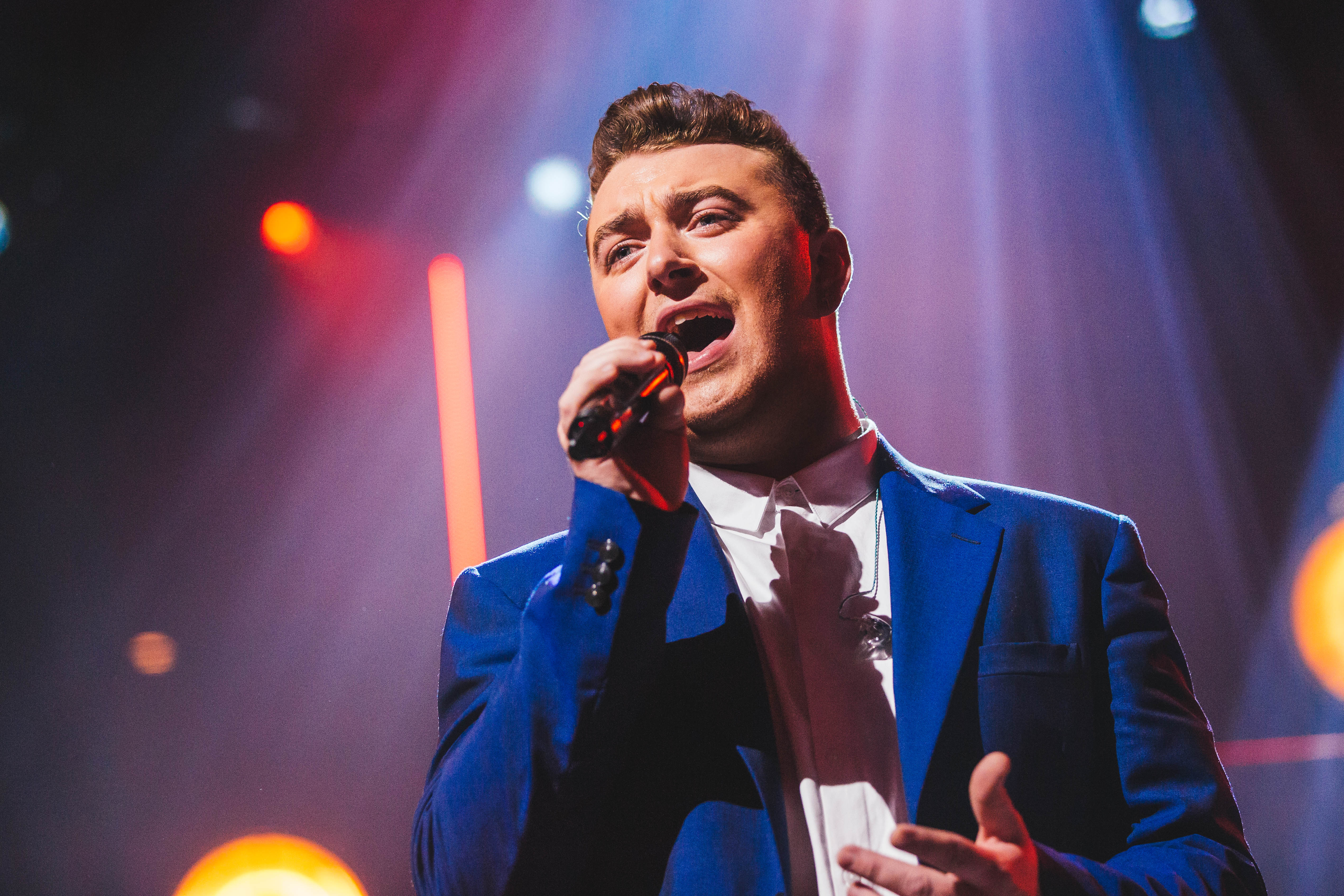 Sam Smith cantará tema de Spectre Sam Smith cantará tema de Spectre