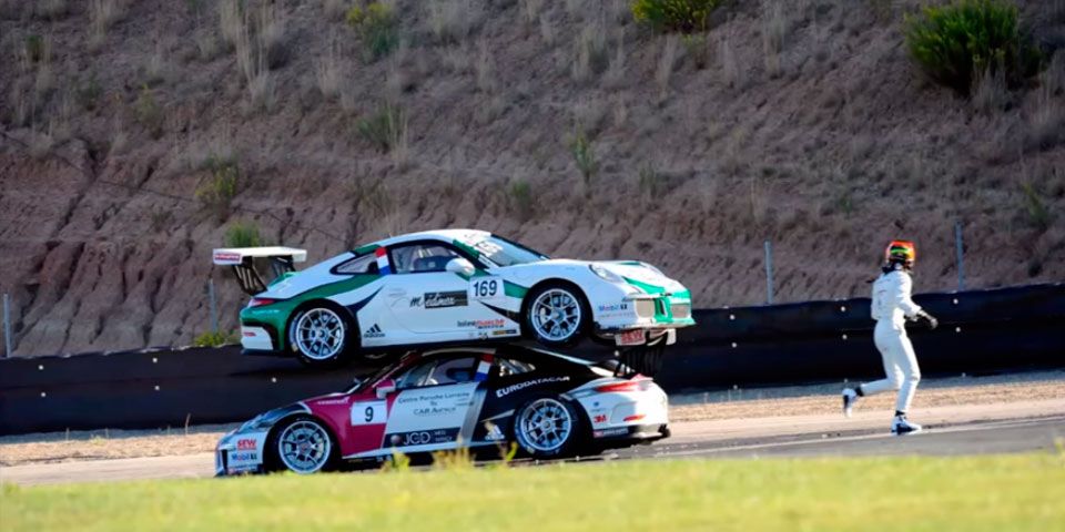 Video: extraño accidente en la Porsche Carrera Cup Video: extraño accidente en la Porsche Carrera Cup