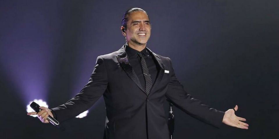 Alejandro Fernández libra accidente