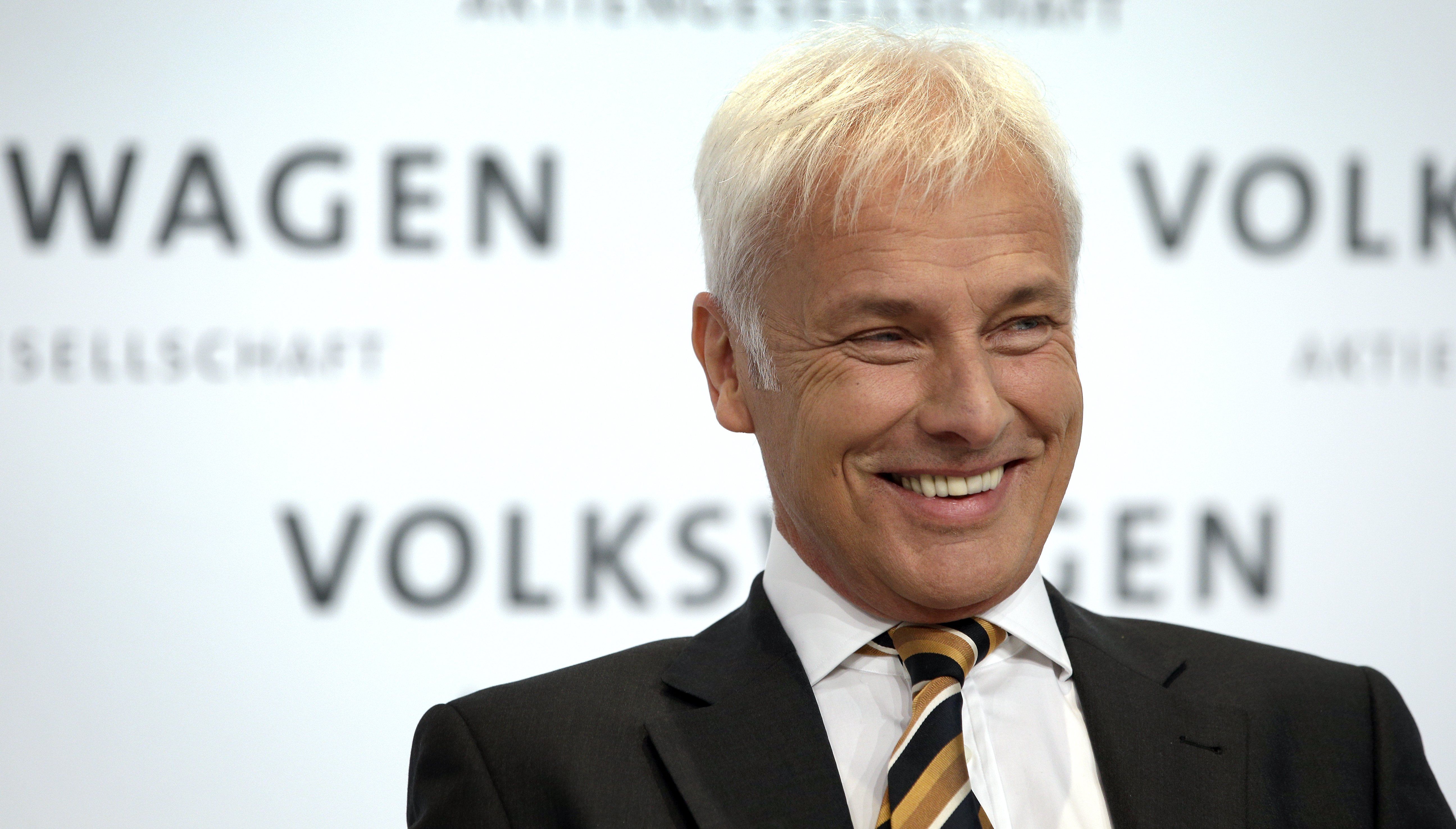 Volkswagen nombra a jefe de Porsche como nuevo director general