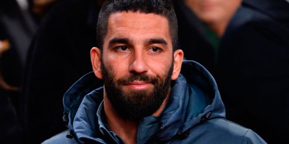 FIFA rechaza apelación del Barcelona por Arda Turan