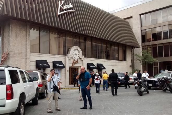 Asalto a joyería en San Pedro deja un muerto