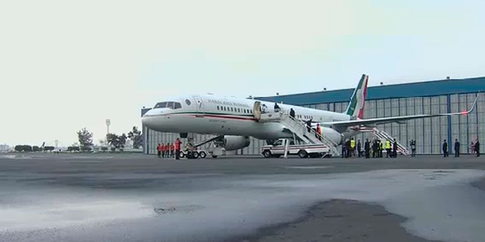 Llega avión presidencial con mexicanos heridos