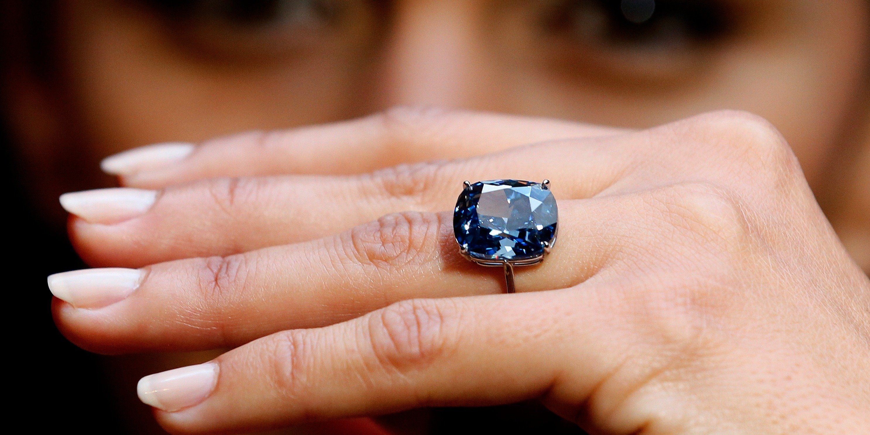 Subastarán el diamante azul más grande en su tipo