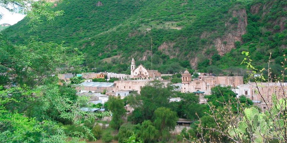 Mueren dos por derrumbe en mina de Jalisco