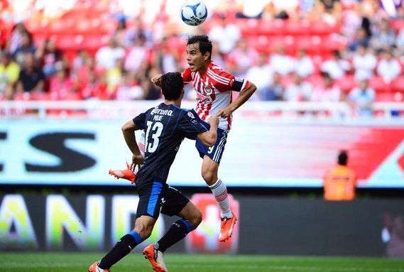 Chivas estrena técnico y gana ante Querétaro