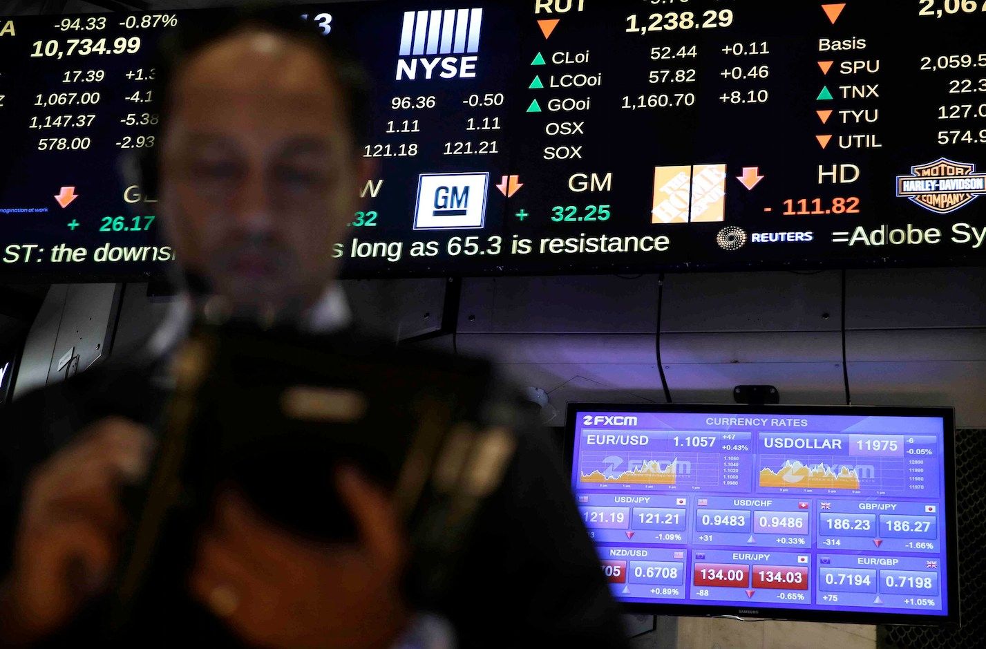 Se desploman mercados financieros de Japón y China Se desploman mercados financieros de Japón y China