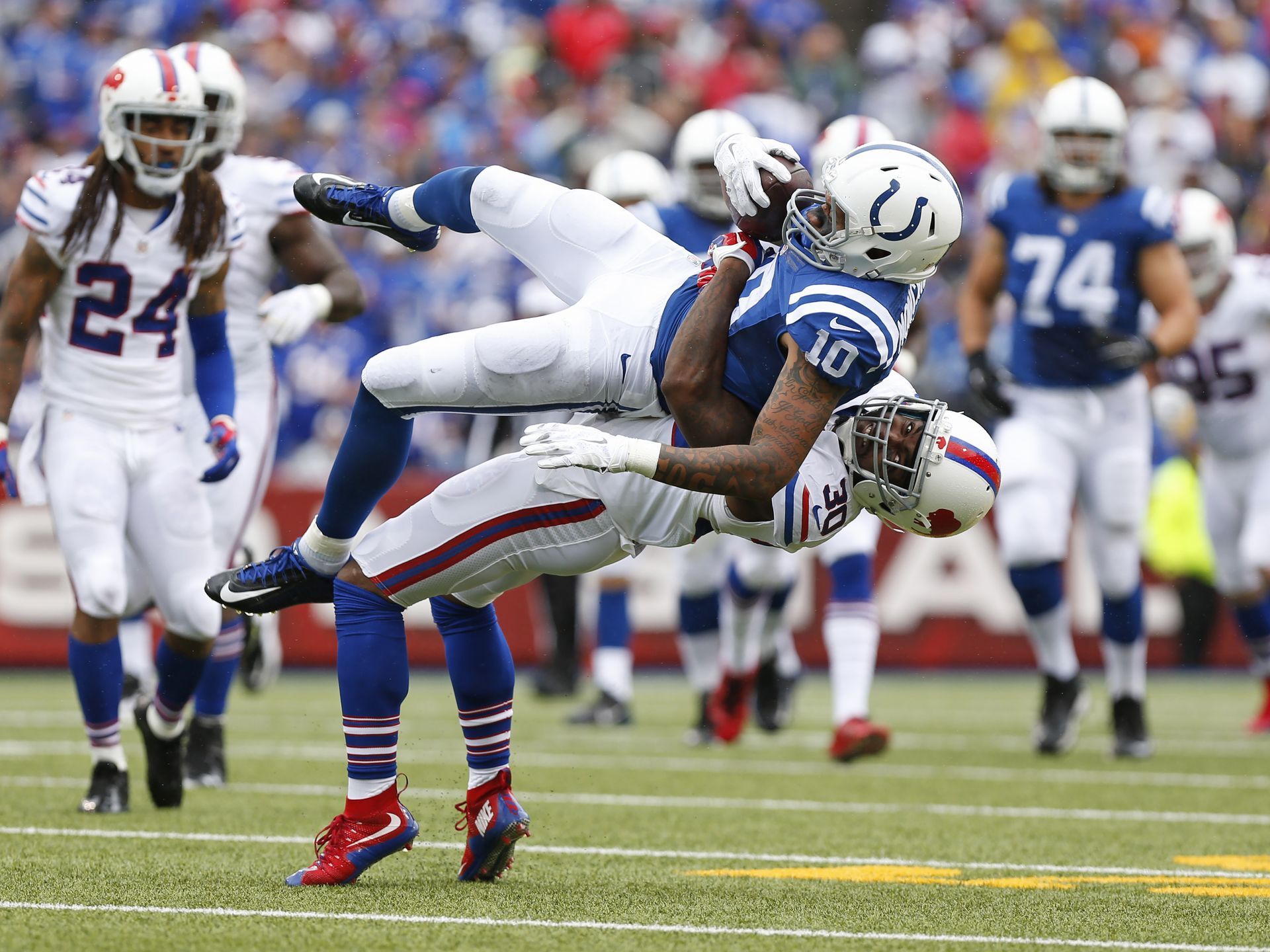 Andrew Luck, sin suerte ante Buffalo