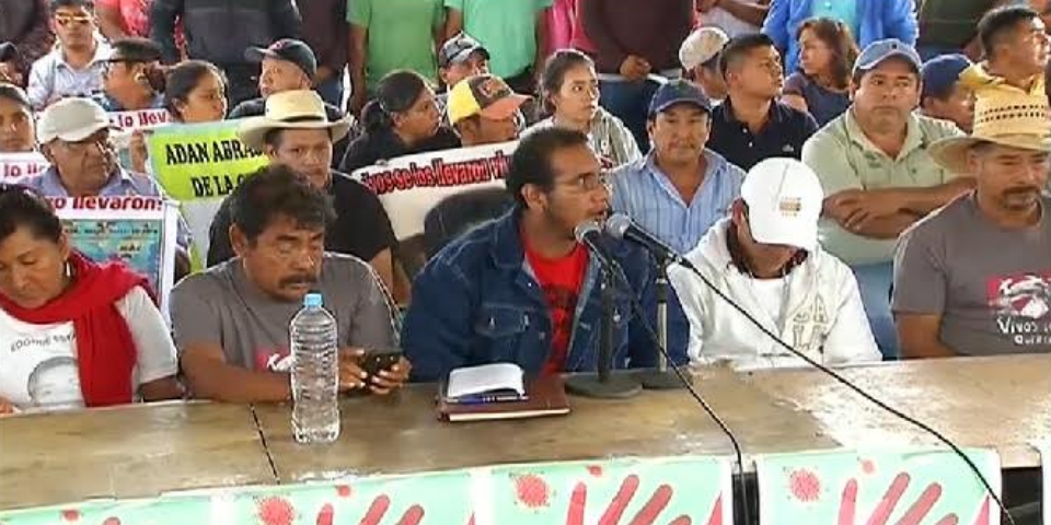 Rechazan padres de normalistas compromisos del Gobierno Federal