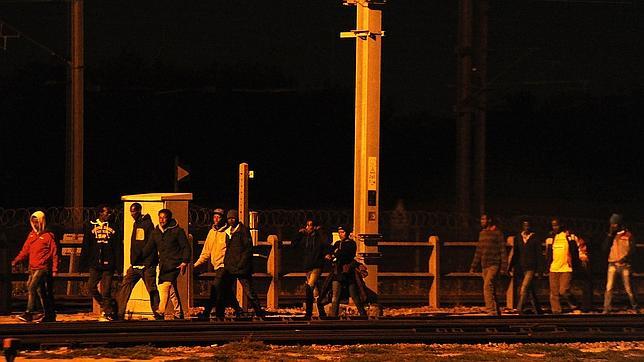 Muere migrante menor de edad en Eurotúnel Muere migrante menor de edad en Eurotúnel