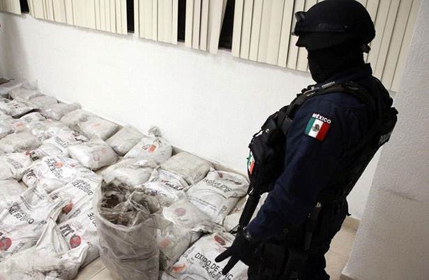 Detienen a presunto destinatario de cocaína negra