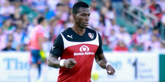 Barra de Atlas insulta a Franco Arizala