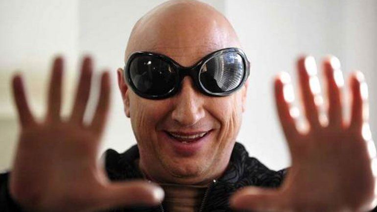 Cantante de La Mosca sufre infarto durante concierto Cantante de La Mosca sufre infarto durante concierto