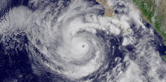 Huracán Linda desciende a categoría II Huracán Linda desciende a categoría II