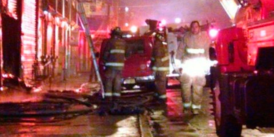 Consume incendio local en Eje Central