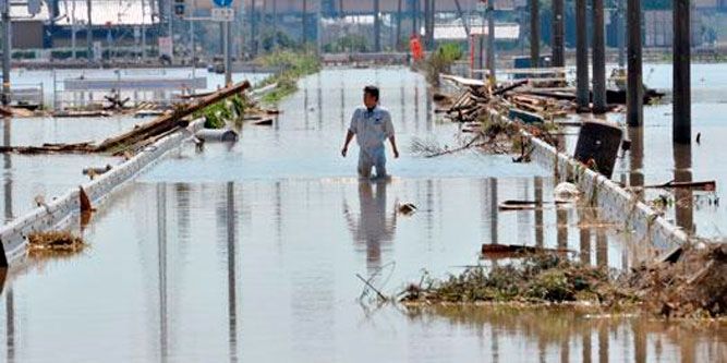 Mueren tres y desaparecen 26 por inundaciones en Japón