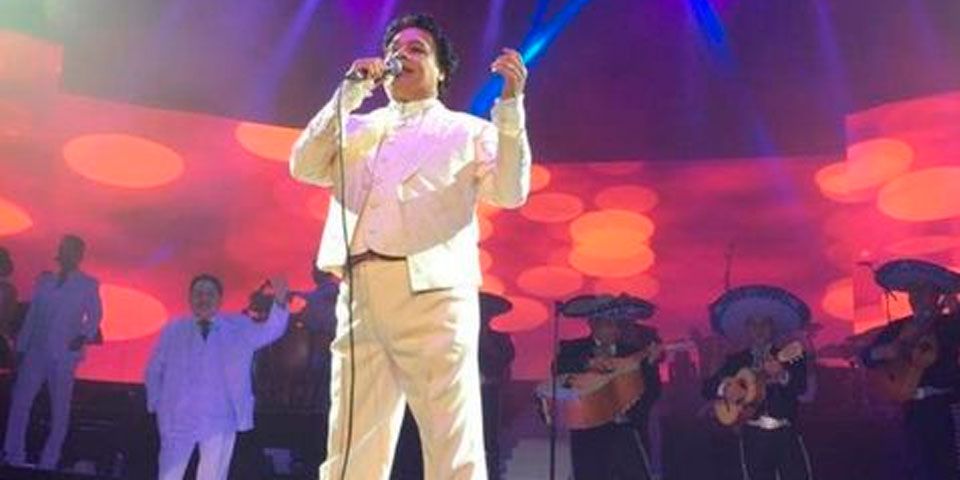 Juan Gabriel supera a Luis Miguel en Las Vegas Juan Gabriel supera a Luis Miguel en Las Vegas