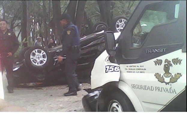 Choque y volcadura en la colonia Hipódromo Condesa