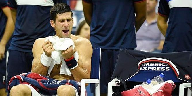 Video: Djokovic enfurece a medio partido