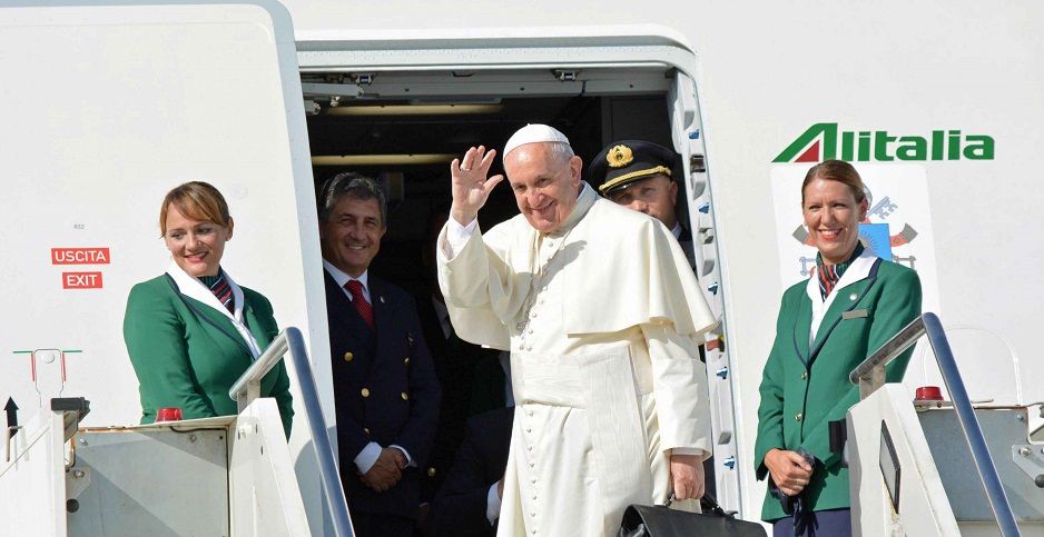 El papa Francisco ya vuela hacia Cuba