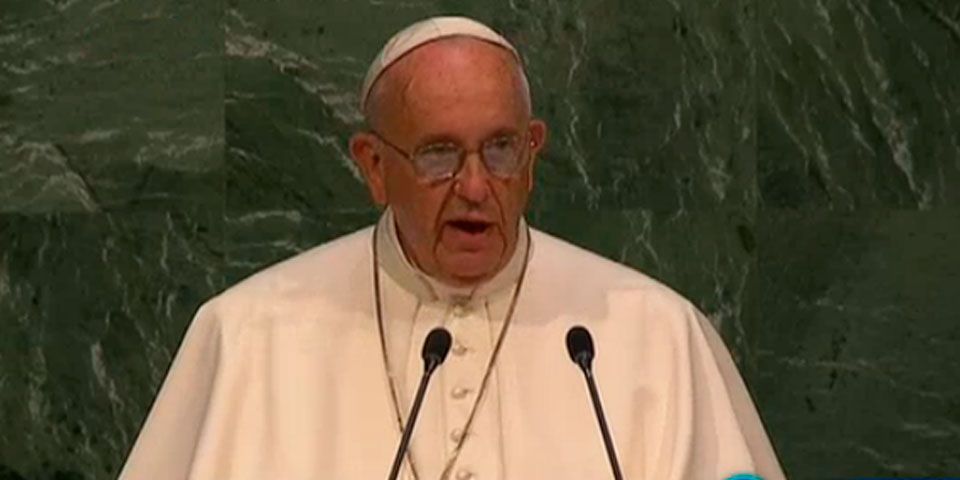 Papa Francisco defiende la vida ‘en cada una de sus etapas’