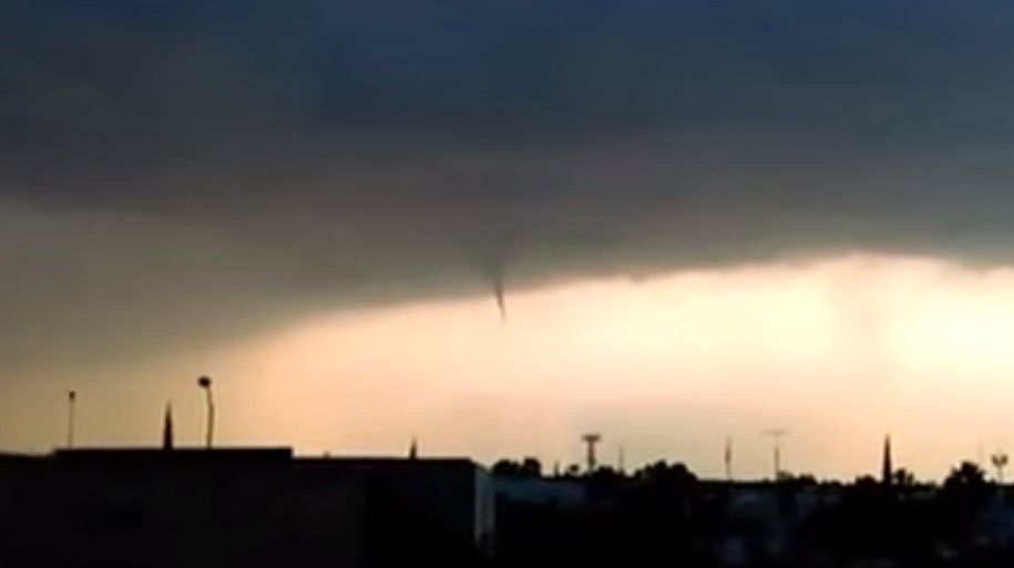 Video: un pequeño tornado se forma en Querétaro