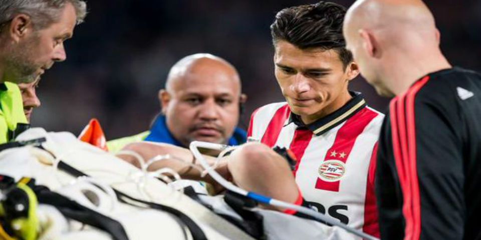 Héctor Moreno lesiona a otro jugador