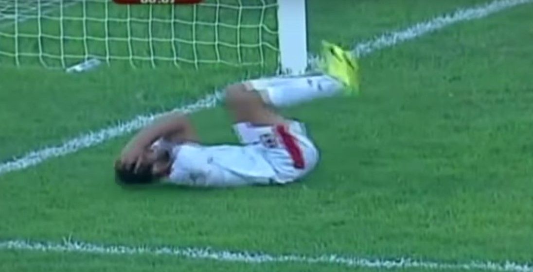 Video: increíble falla frente a la portería