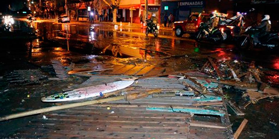 Sube a 11 número de muertos por sismo en Chile