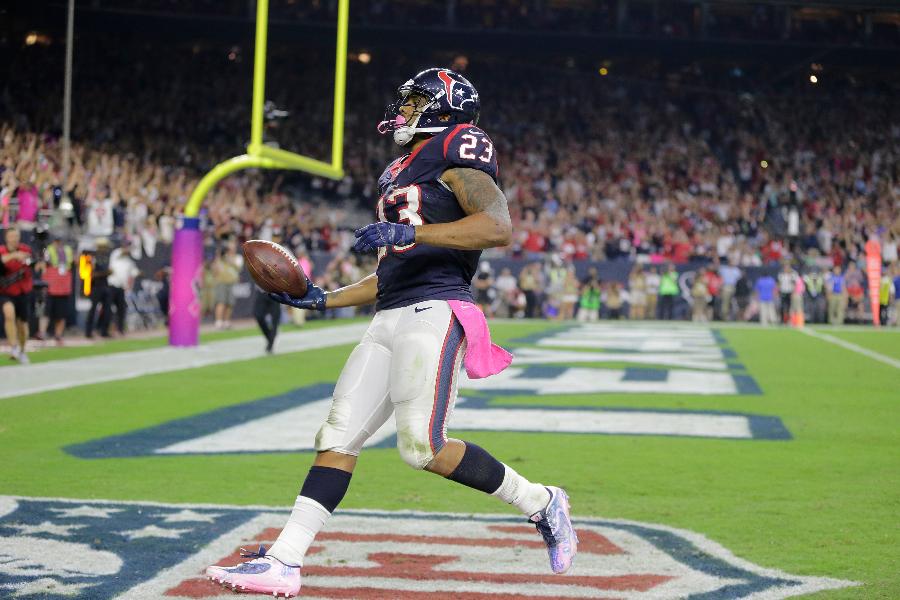 Piden a jugadores de los Texans no salir de su hotel