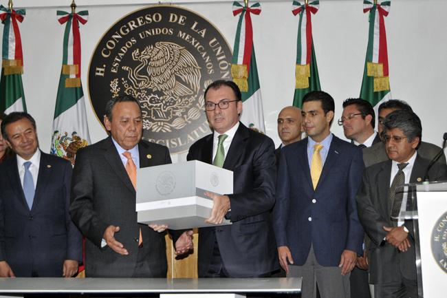 Sectur recibirá presupuesto de más de cinco mil 900 mdp en 2016 Sectur recibirá presupuesto de más de cinco mil 900 mdp en 2016